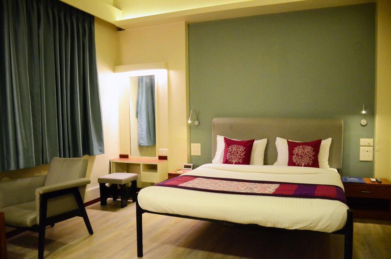 Oyo 6429 Hotel Pearl プネ エクステリア 写真