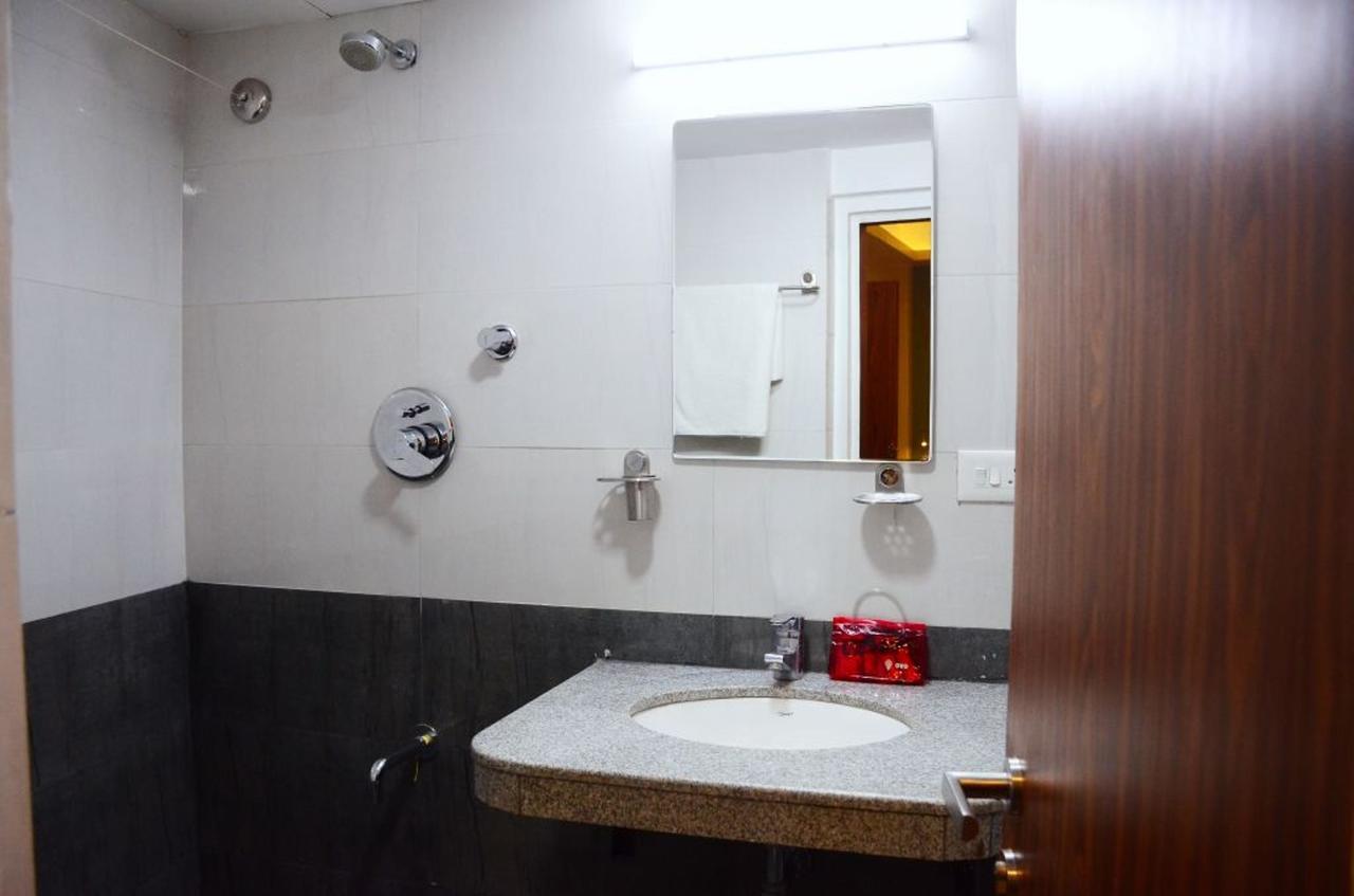 Oyo 6429 Hotel Pearl プネ エクステリア 写真