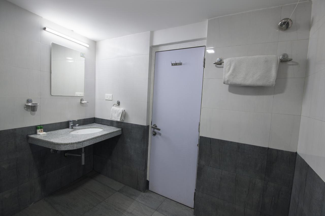 Oyo 6429 Hotel Pearl プネ エクステリア 写真